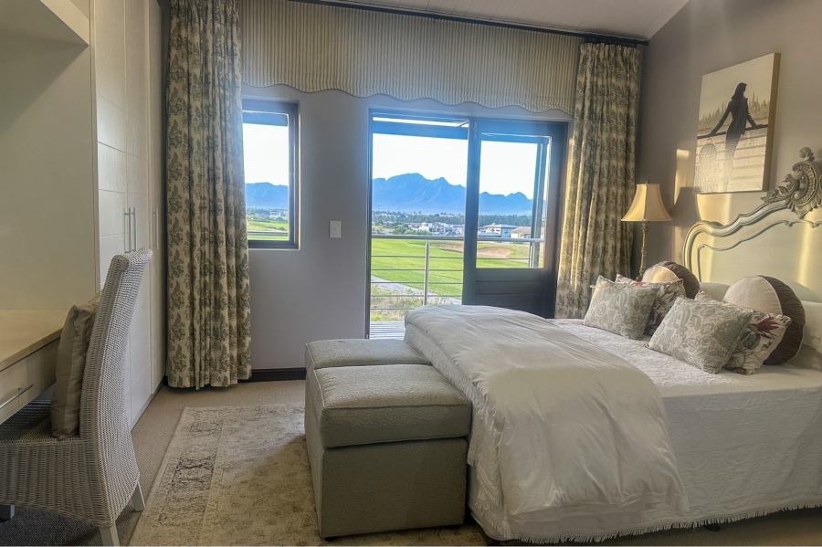 5 Bedroom Property for Sale in Oubaai Western Cape